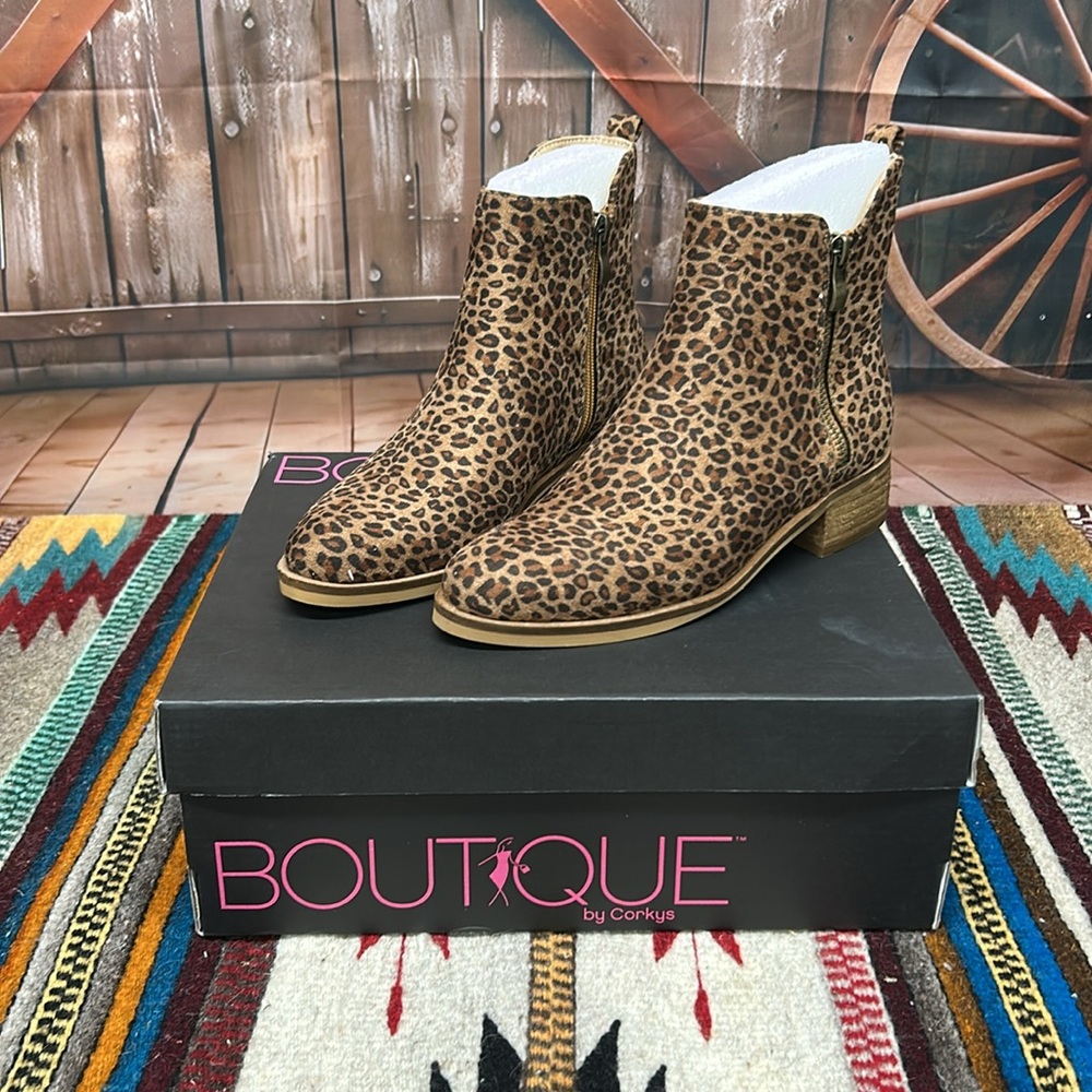 Boutique by Corkys Small Leopard Print Bootie - Picture 3 of 5